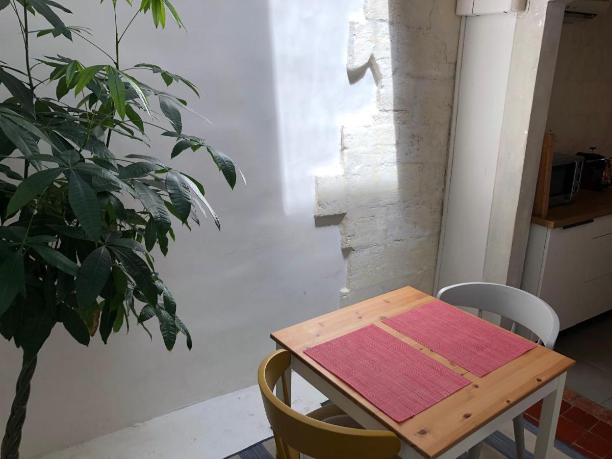 Le Triplex Les Halles Intra Muros Avignon Bagian luar foto
